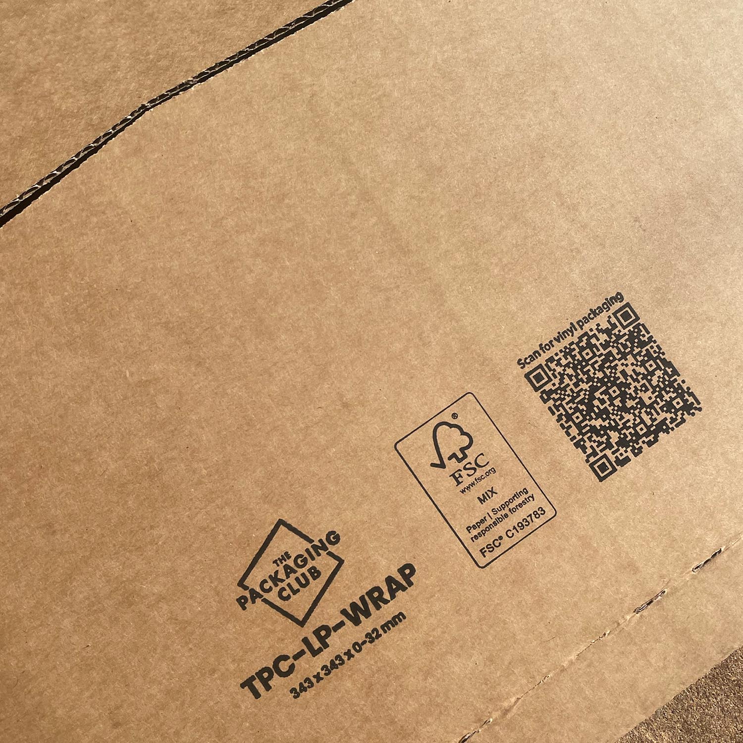 Sustainable corrugated cardboard packaging for ecommerce