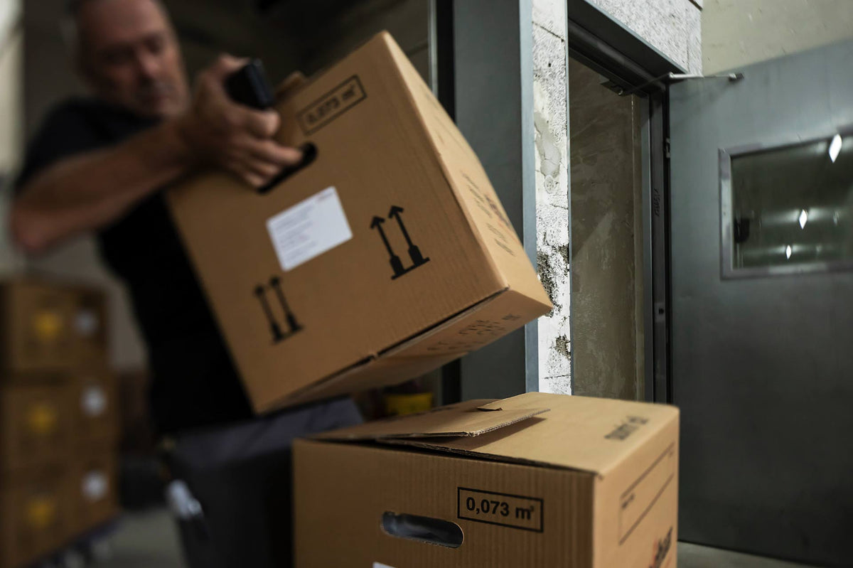 Strong Cardboard Boxes: Glued vs Stapled, which is Right for your Business